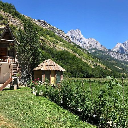 Guest House Ledio Валбона Екстериор снимка