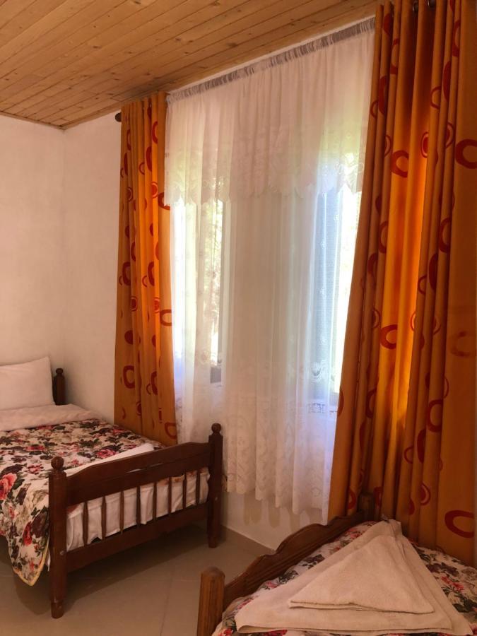 Guest House Ledio Валбона Екстериор снимка